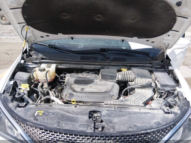Продажа на аукционе авто 2018 Chrysler Pacifica Touring L Plus, vin: 2C4RC1EG2JR139113, номер лота: 45010283