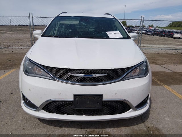 Продажа на аукционе авто 2018 Chrysler Pacifica Touring L Plus, vin: 2C4RC1EG2JR139113, номер лота: 45010283