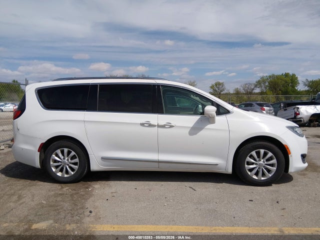 Продажа на аукционе авто 2018 Chrysler Pacifica Touring L Plus, vin: 2C4RC1EG2JR139113, номер лота: 45010283