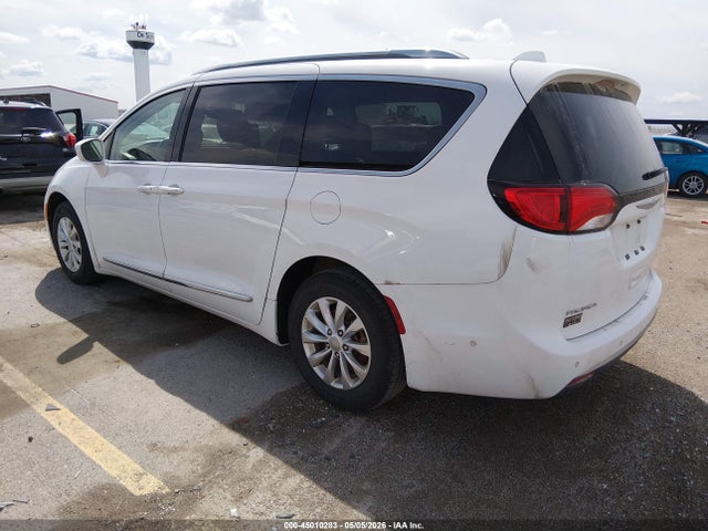 Продажа на аукционе авто 2018 Chrysler Pacifica Touring L Plus, vin: 2C4RC1EG2JR139113, номер лота: 45010283