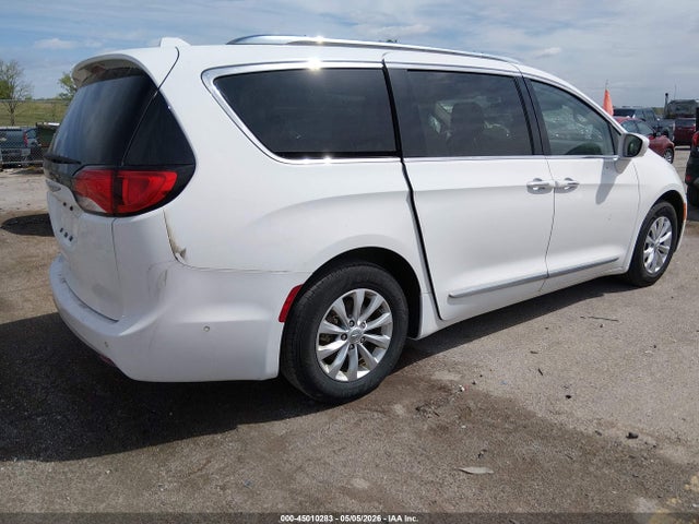 Продажа на аукционе авто 2018 Chrysler Pacifica Touring L Plus, vin: 2C4RC1EG2JR139113, номер лота: 45010283