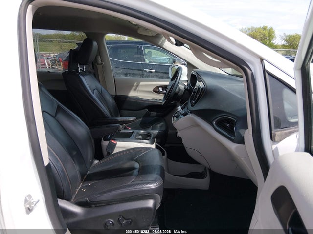 Продажа на аукционе авто 2018 Chrysler Pacifica Touring L Plus, vin: 2C4RC1EG2JR139113, номер лота: 45010283