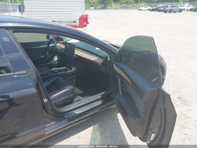 2021 Tesla Model 3 Standard Range Plus Rear-wheel Drive მანქანა იყიდება აუქციონზე, vin: 5YJ3E1EA4MF087964, აუქციონის ნომერი: 45010285