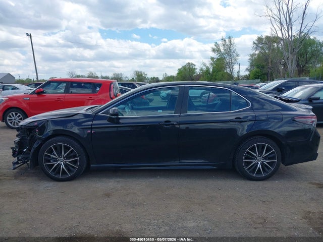 45010450 :رقم المزاد ، 4T1G11AK7NU663868 vin ، 2022 Toyota Camry Se مزاد بيع