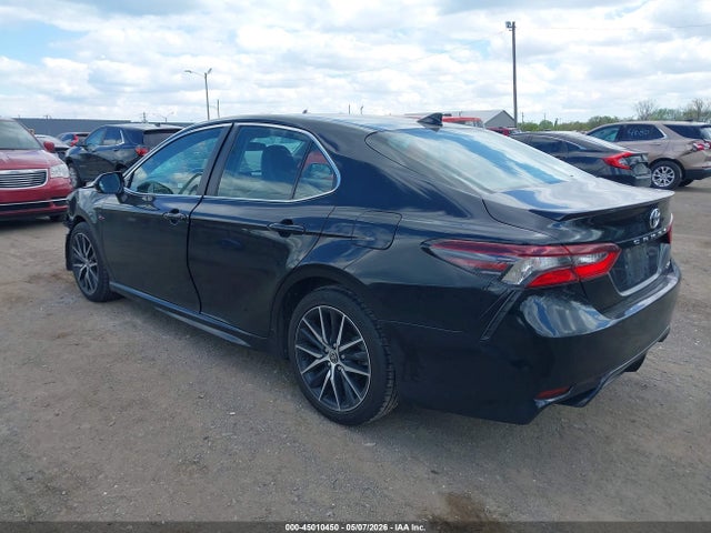 45010450 :رقم المزاد ، 4T1G11AK7NU663868 vin ، 2022 Toyota Camry Se مزاد بيع