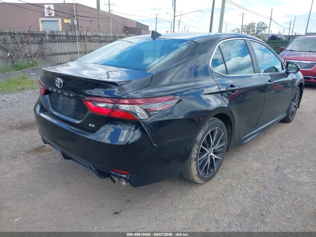 45010450 :رقم المزاد ، 4T1G11AK7NU663868 vin ، 2022 Toyota Camry Se مزاد بيع