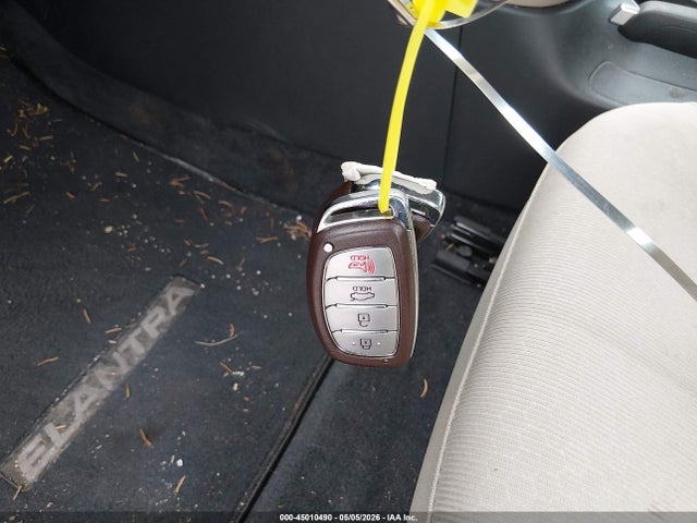 45010490 :رقم المزاد ، 5NPD84LFXHH200030 vin ، 2017 Hyundai Elantra Value Edition مزاد بيع