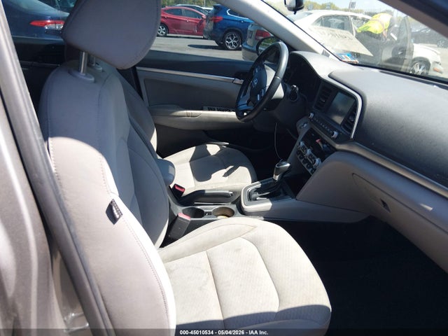 2020 Hyundai Elantra Value Edition მანქანა იყიდება აუქციონზე, vin: KMHD84LF9LU070560, აუქციონის ნომერი: 45010534