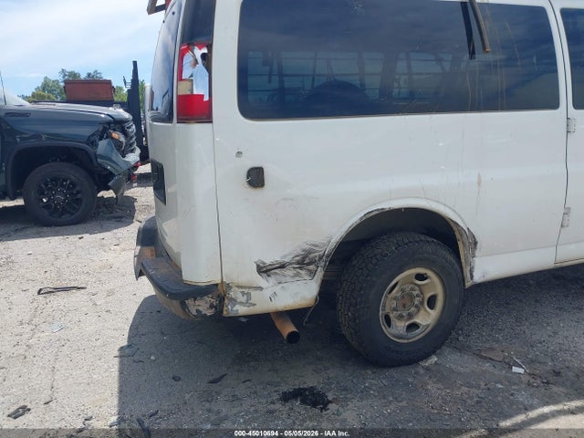 Продажа на аукционе авто 2015 Chevrolet Express 3500 Ls, vin: 1GAZGZFG7F1170007, номер лота: 45010694