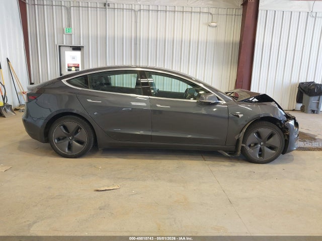 2020 Tesla Model 3 Standard Range Plus Rear-wheel Drive/standard Range Rear-wheel Drive მანქანა იყიდება აუქციონზე, vin: 5YJ3E1EA7LF645627, აუქციონის ნომერი: 45010743