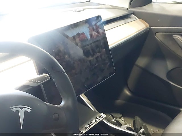 2020 Tesla Model 3 Standard Range Plus Rear-wheel Drive/standard Range Rear-wheel Drive მანქანა იყიდება აუქციონზე, vin: 5YJ3E1EA7LF645627, აუქციონის ნომერი: 45010743