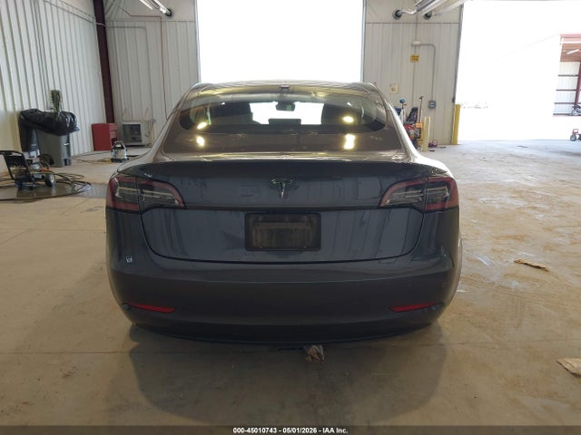 2020 Tesla Model 3 Standard Range Plus Rear-wheel Drive/standard Range Rear-wheel Drive მანქანა იყიდება აუქციონზე, vin: 5YJ3E1EA7LF645627, აუქციონის ნომერი: 45010743