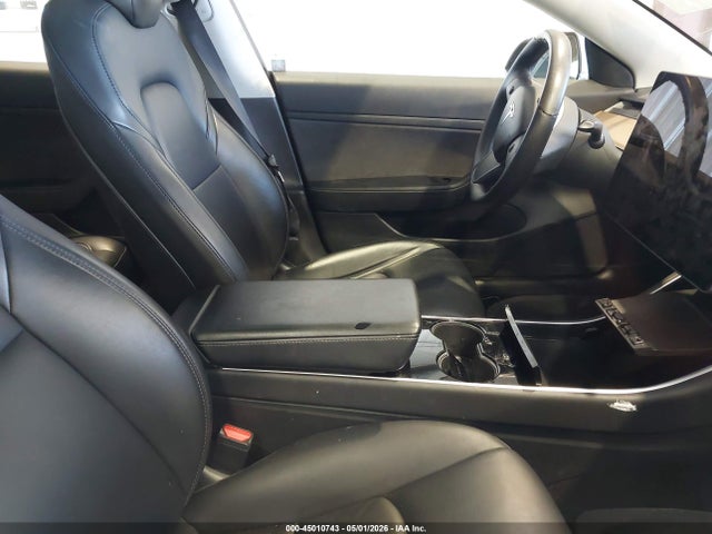 2020 Tesla Model 3 Standard Range Plus Rear-wheel Drive/standard Range Rear-wheel Drive მანქანა იყიდება აუქციონზე, vin: 5YJ3E1EA7LF645627, აუქციონის ნომერი: 45010743