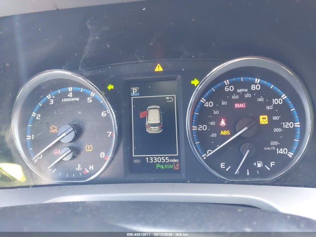 45010811 :رقم المزاد ، 2T3YFREV8HW374437 vin ، 2017 Toyota Rav4 Limited مزاد بيع