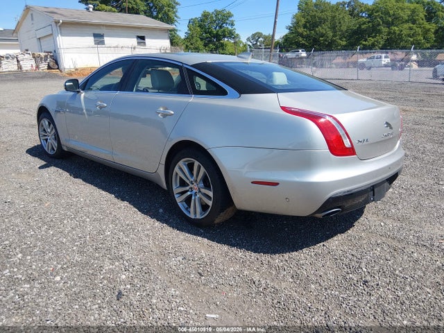 45010919 :رقم المزاد ، SAJWA2G73H8W03948 vin ، 2017 Jaguar Xj Xjl Portfolio مزاد بيع