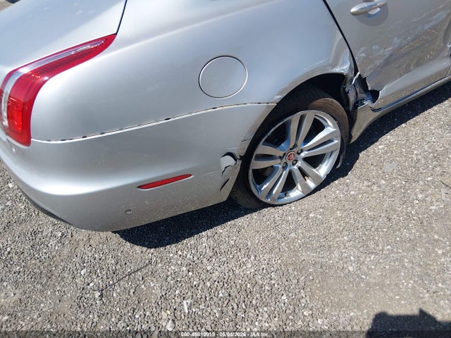 45010919 :رقم المزاد ، SAJWA2G73H8W03948 vin ، 2017 Jaguar Xj Xjl Portfolio مزاد بيع