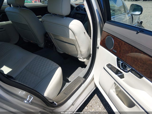 45010919 :رقم المزاد ، SAJWA2G73H8W03948 vin ، 2017 Jaguar Xj Xjl Portfolio مزاد بيع