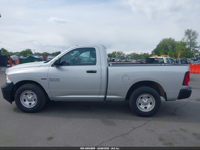 45011007 :رقم المزاد ، 3C6JR6AT3JG310606 vin ، 2018 Ram 1500 Tradesman  4x2 6'4 Box مزاد بيع