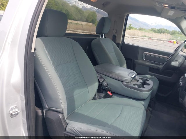 45011007 :رقم المزاد ، 3C6JR6AT3JG310606 vin ، 2018 Ram 1500 Tradesman  4x2 6'4 Box مزاد بيع