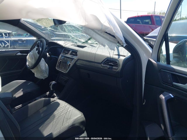 2023 Volkswagen Tiguan 2.0t Se R-line Black მანქანა იყიდება აუქციონზე, vin: 3VV8B7AX4PM075892, აუქციონის ნომერი: 45011009