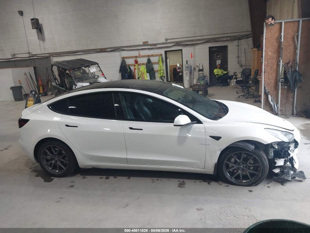 45011028 :رقم المزاد ، 5YJ3E1EB2NF106571 vin ، 2022 Tesla Model 3 Long Range Dual Motor All-wheel Drive مزاد بيع