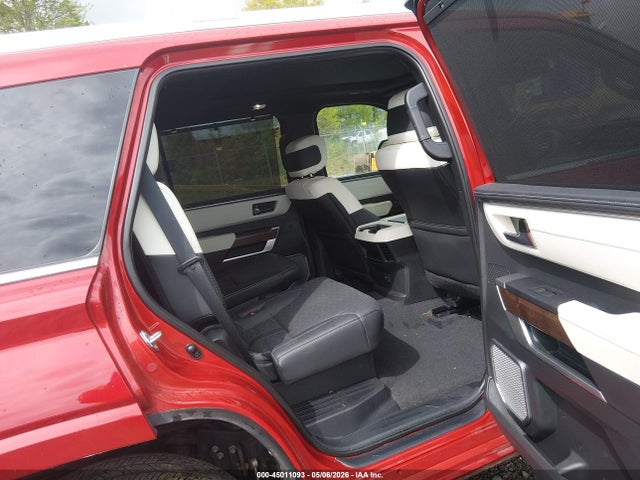 Продажа на аукционе авто 2024 Toyota Sequoia Capstone, vin: 7SVAAABA3RX039950, номер лота: 45011093