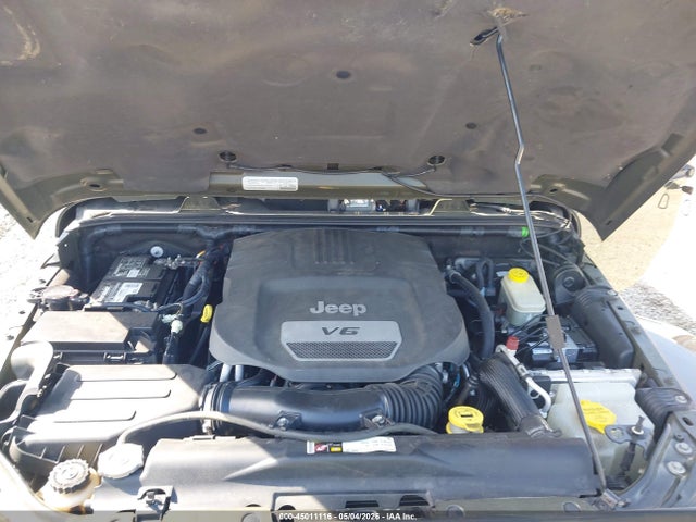 45011116 :رقم المزاد ، 1C4HJWEG6FL585084 vin ، 2015 Jeep Wrangler Unlimited Sahara مزاد بيع