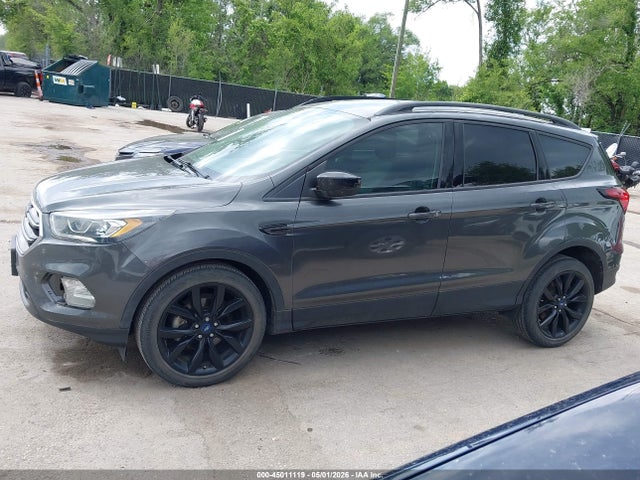 45011119 :رقم المزاد ، 1FMCU0GDXKUA17373 vin ، 2019 Ford Escape Se مزاد بيع