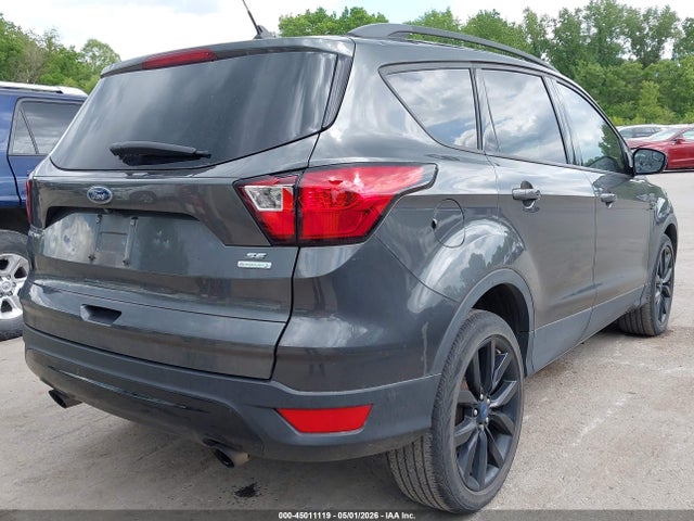 45011119 :رقم المزاد ، 1FMCU0GDXKUA17373 vin ، 2019 Ford Escape Se مزاد بيع