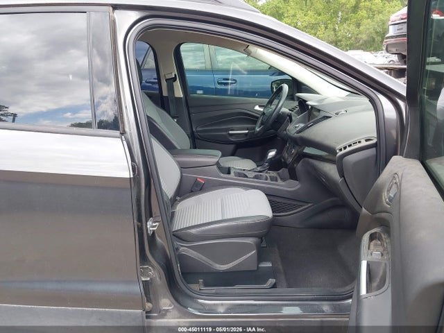 45011119 :رقم المزاد ، 1FMCU0GDXKUA17373 vin ، 2019 Ford Escape Se مزاد بيع