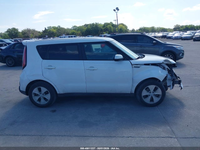 45011227 :رقم المزاد ، KNDJN2A26F7127966 vin ، 2015 Kia Soul مزاد بيع
