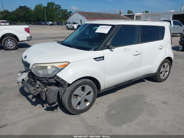 45011227 :رقم المزاد ، KNDJN2A26F7127966 vin ، 2015 Kia Soul مزاد بيع