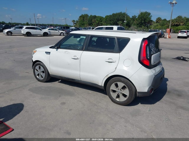 45011227 :رقم المزاد ، KNDJN2A26F7127966 vin ، 2015 Kia Soul مزاد بيع