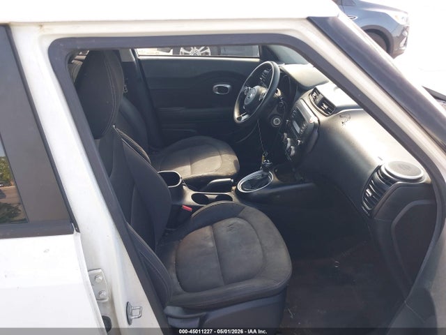 45011227 :رقم المزاد ، KNDJN2A26F7127966 vin ، 2015 Kia Soul مزاد بيع