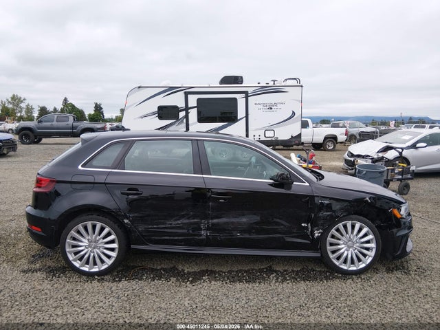 45011245 :رقم المزاد ، WAUTPBFF6GA109905 vin ، 2016 Audi A3 E-tron 1.4t Premium مزاد بيع