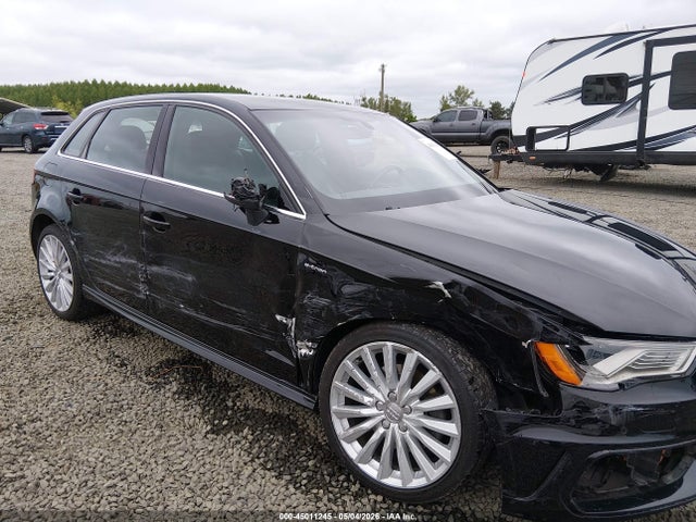 45011245 :رقم المزاد ، WAUTPBFF6GA109905 vin ، 2016 Audi A3 E-tron 1.4t Premium مزاد بيع