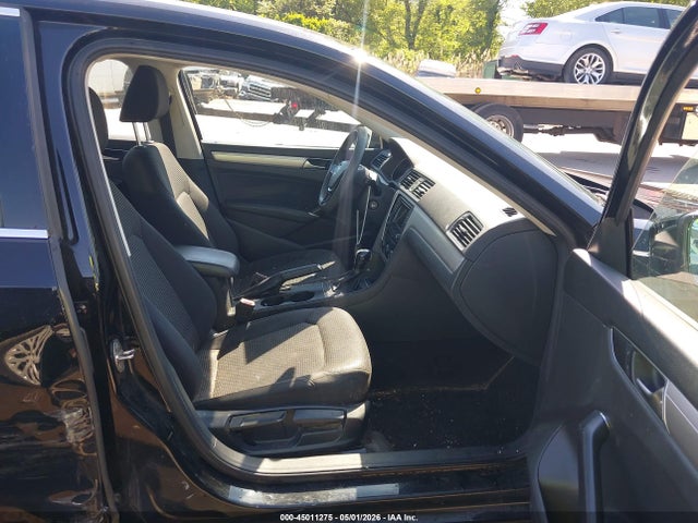 2016 Volkswagen Passat 1.8t S მანქანა იყიდება აუქციონზე, vin: 1VWAT7A33GC014347, აუქციონის ნომერი: 45011275
