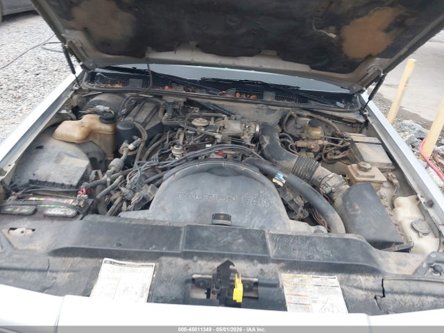 45011349 :رقم المزاد ، 1LNLM81W7TY669628 vin ، 1996 Lincoln Town Car Executive مزاد بيع