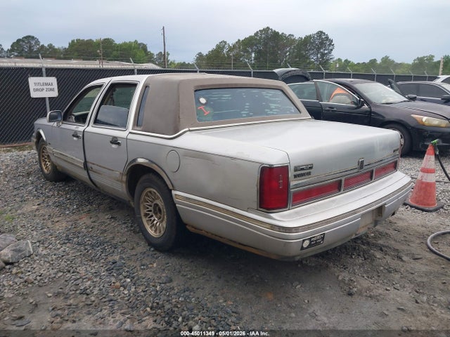 45011349 :رقم المزاد ، 1LNLM81W7TY669628 vin ، 1996 Lincoln Town Car Executive مزاد بيع