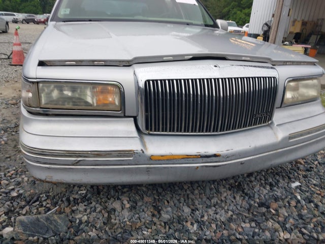 45011349 :رقم المزاد ، 1LNLM81W7TY669628 vin ، 1996 Lincoln Town Car Executive مزاد بيع