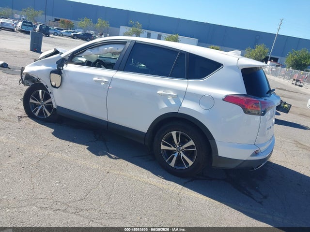 Toyota Rav4 Xle 2018 2T3WFREV6JW476848 Image 3