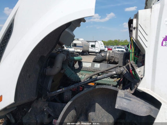 Aukcja sprzedaży 2019 Volvo Vnl, vin: 4V4NC9EH2KN898062, numer aukcji: 45011428