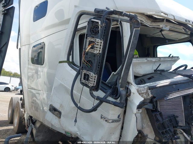 Aukcja sprzedaży 2019 Volvo Vnl, vin: 4V4NC9EH2KN898062, numer aukcji: 45011428