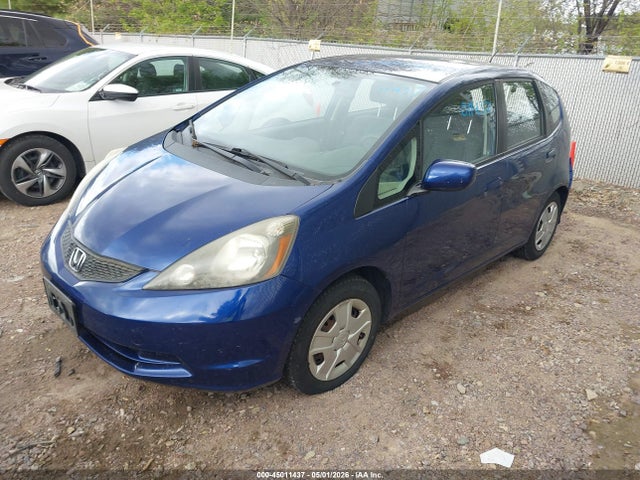 45011437 :رقم المزاد ، JHMGE8H35DC073011 vin ، 2013 Honda Fit مزاد بيع