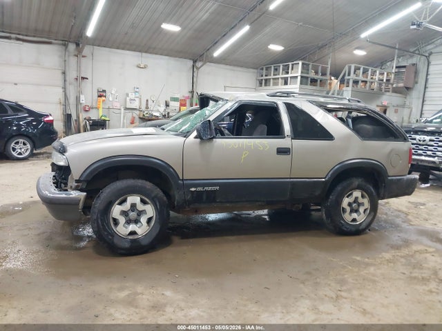 Продажа на аукционе авто 2001 Chevrolet Blazer Ls, vin: 1GNCT18WX1K232010, номер лота: 45011453