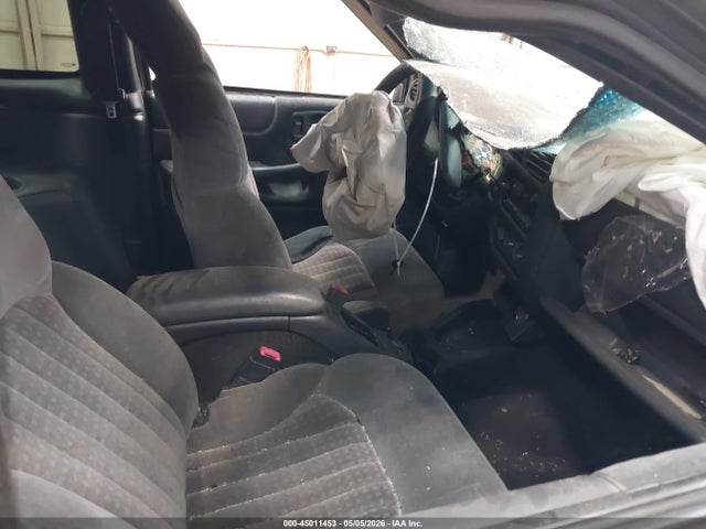 Продажа на аукционе авто 2001 Chevrolet Blazer Ls, vin: 1GNCT18WX1K232010, номер лота: 45011453