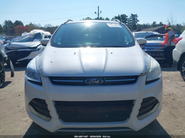 1FMCU9J93FUC66600 Ford Escape Titanium