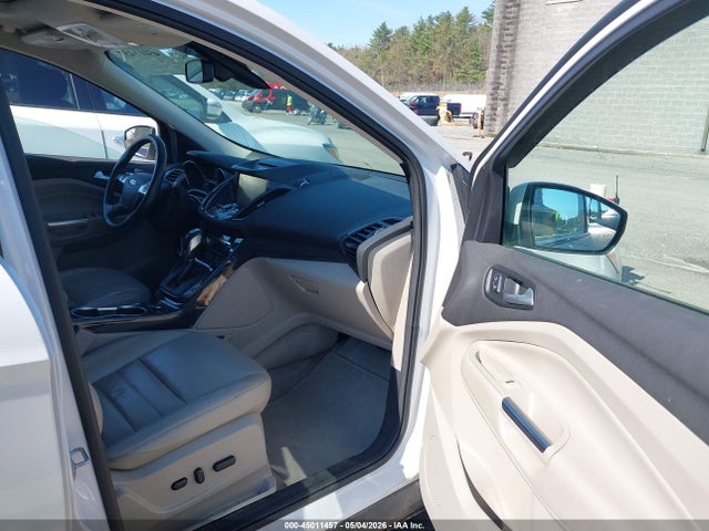 1FMCU9J93FUC66600 Ford Escape Titanium