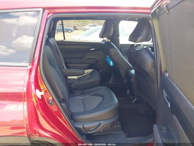 Toyota Highlander Xse 2024 5TDKDRBH1RS565498 Image 8