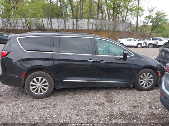Aukcja sprzedaży 2017 Chrysler Pacifica Touring-l, vin: 2C4RC1BG3HR795075, numer aukcji: 45011515